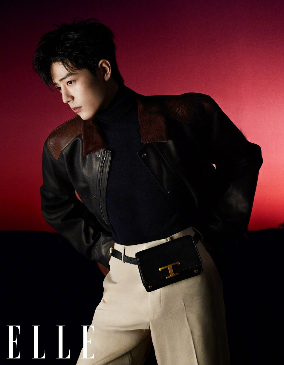 肖战红蓝造型尽显双面魅力写真