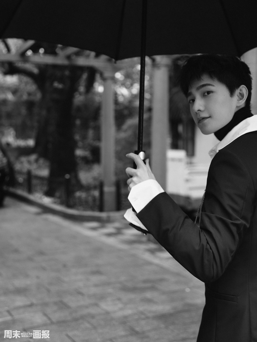 杨洋周末画报重返少年时代街头童趣大片