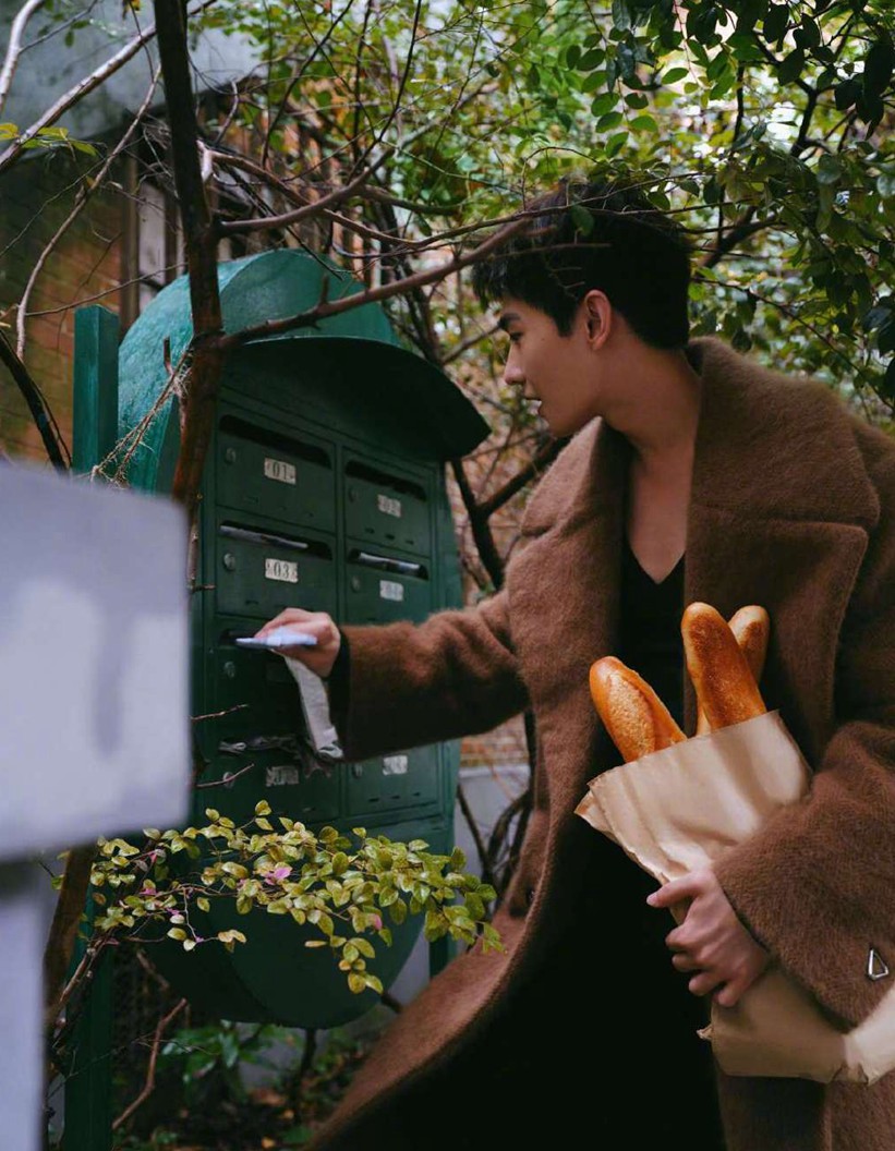 杨洋周末画报重返少年时代街头童趣大片