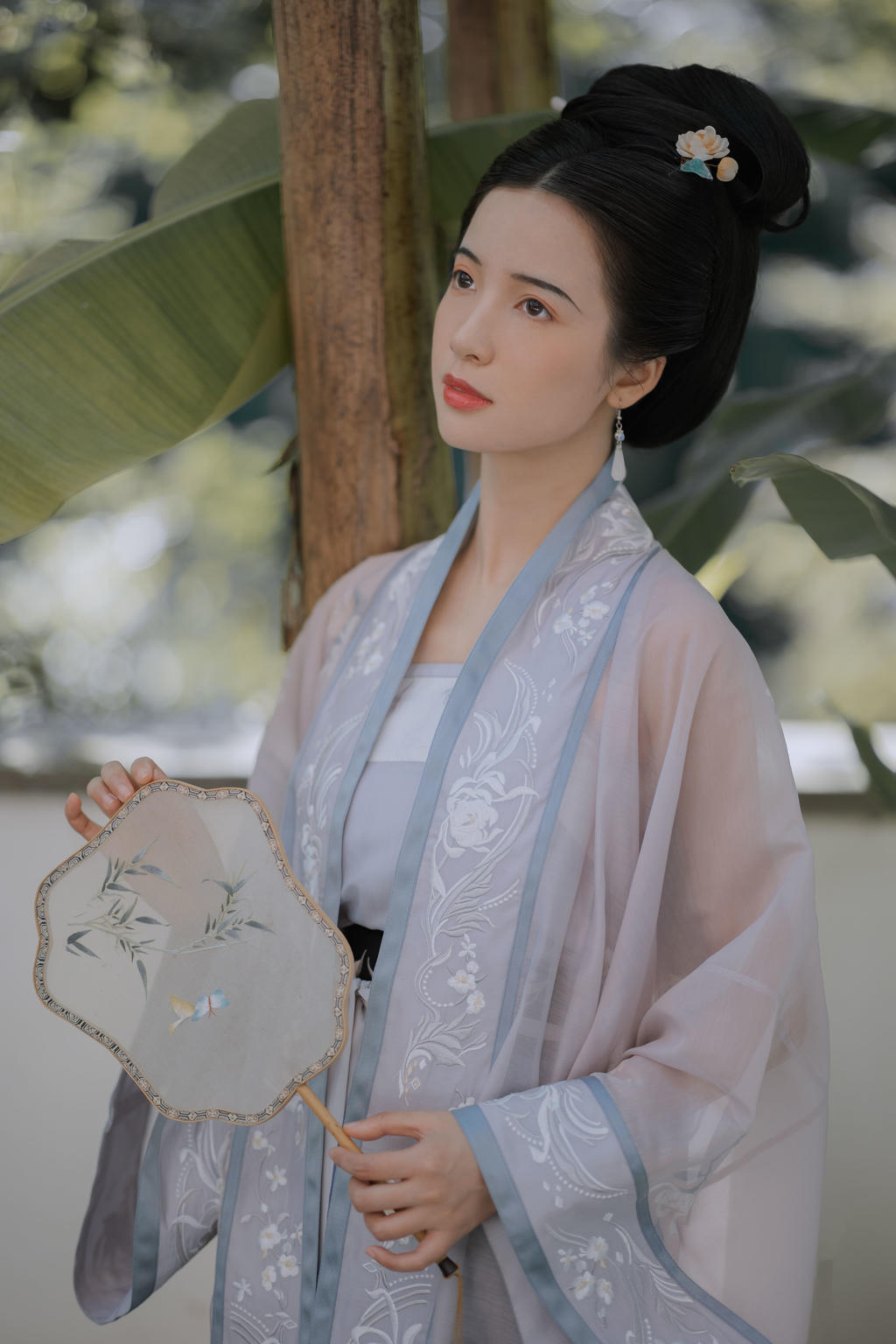 江南女子精致侧颜唯美古风摄影