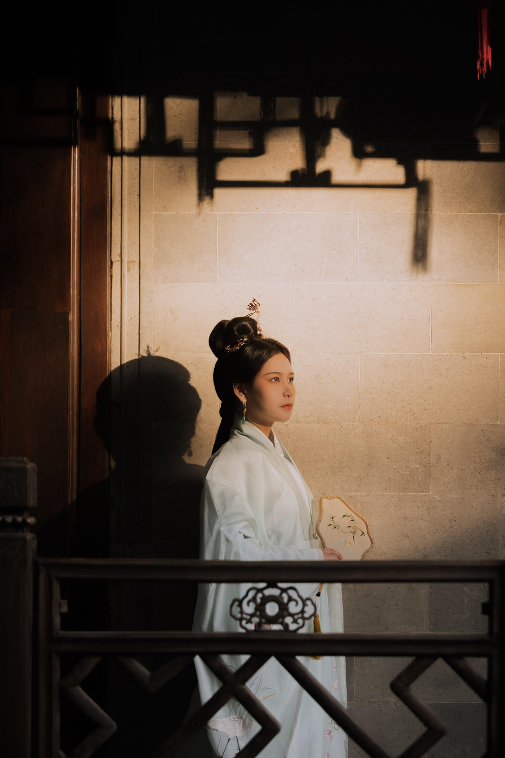 汉服美女白衣飘飘美若天仙图片