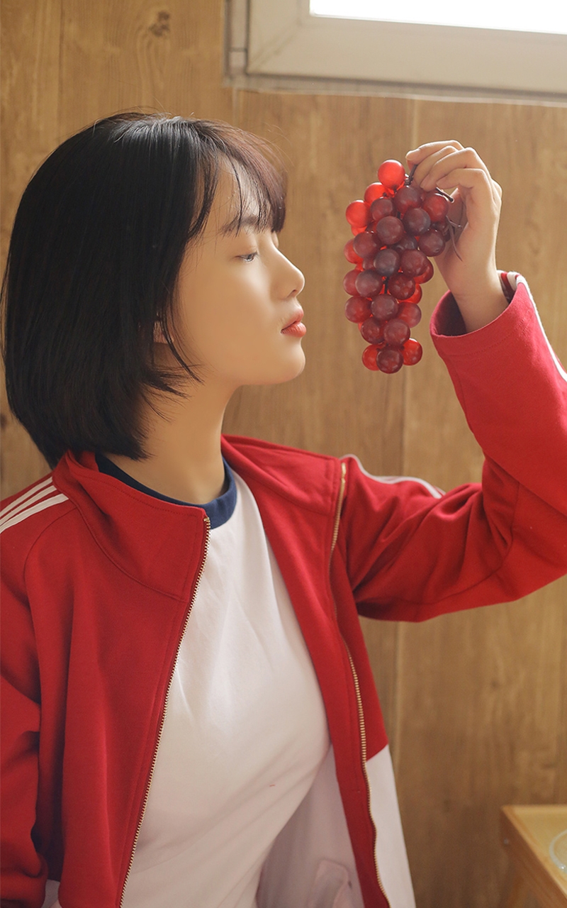 运动服美女学生妹白丝美腿写真