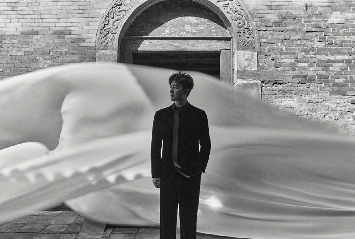 黄轩宋茜风起洛阳芭莎大片穿越古今别有韵味