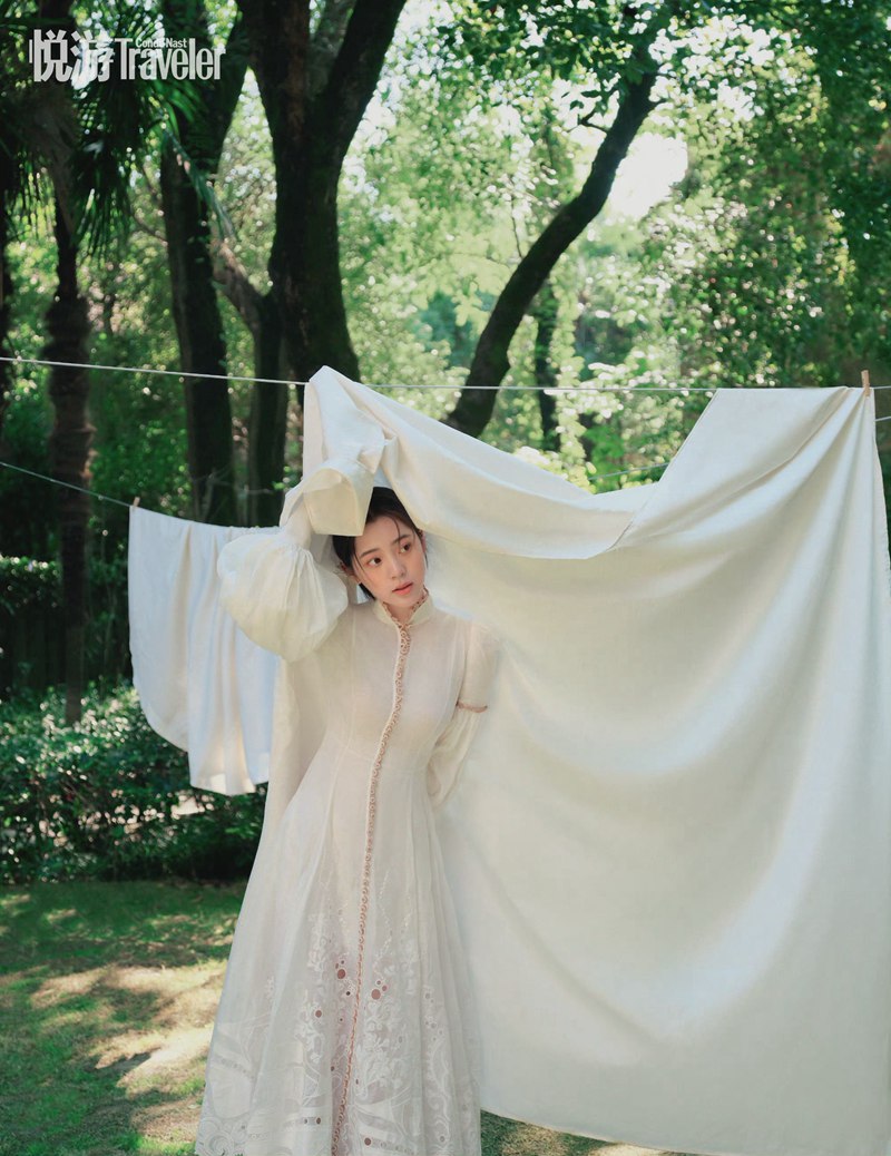 欧阳娜娜秘密花园大片甜美可人法式少女上线