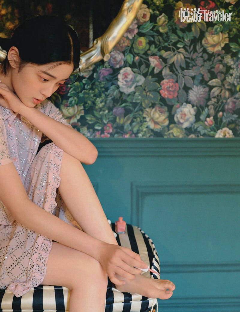 欧阳娜娜秘密花园大片甜美可人法式少女上线