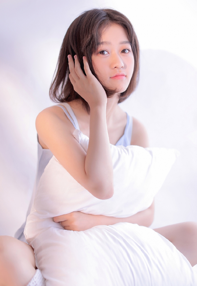 阳光下的早安少女清新可人写真