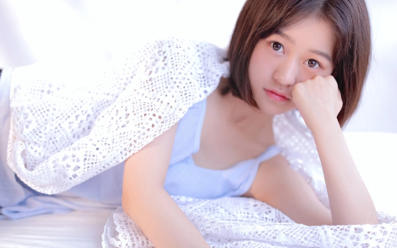 阳光下的早安少女清新可人写真