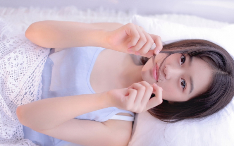 阳光下的早安少女清新可人写真