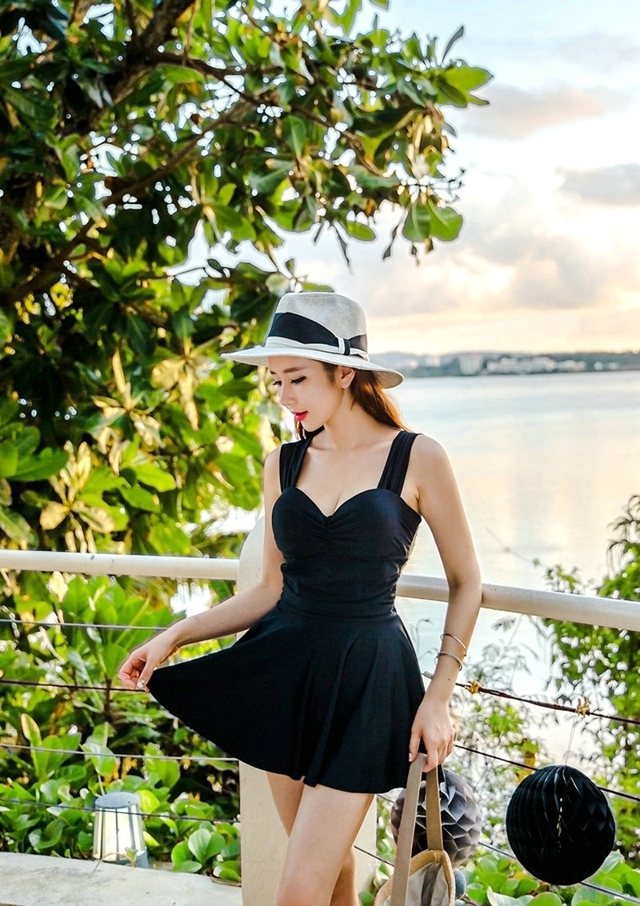 超性感美女低胸超短裙精美图片