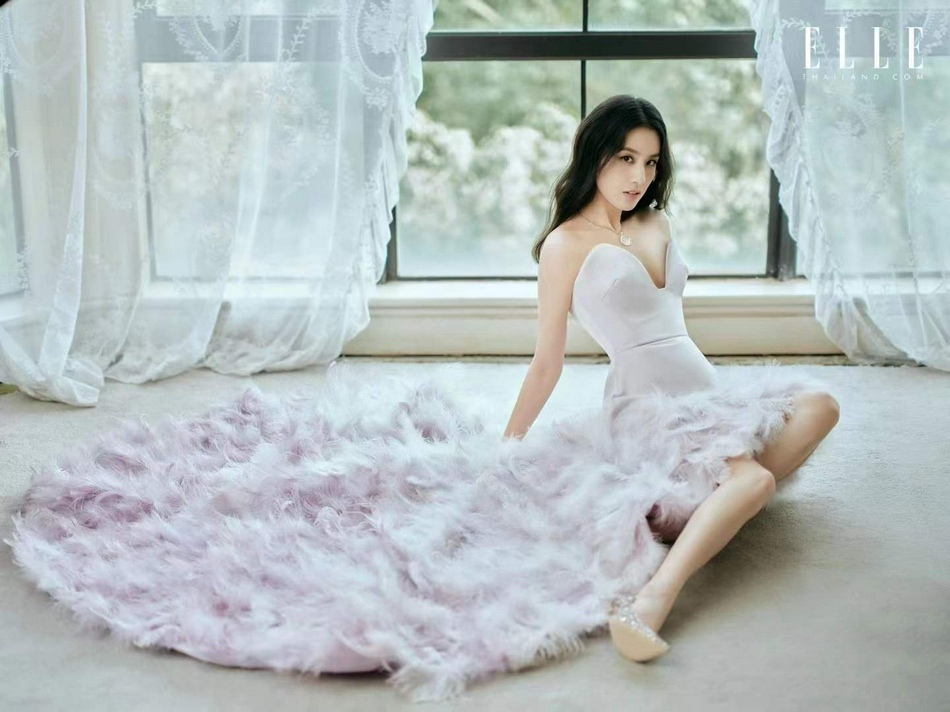 黄圣依黑粉造型完美诠释双面魅力