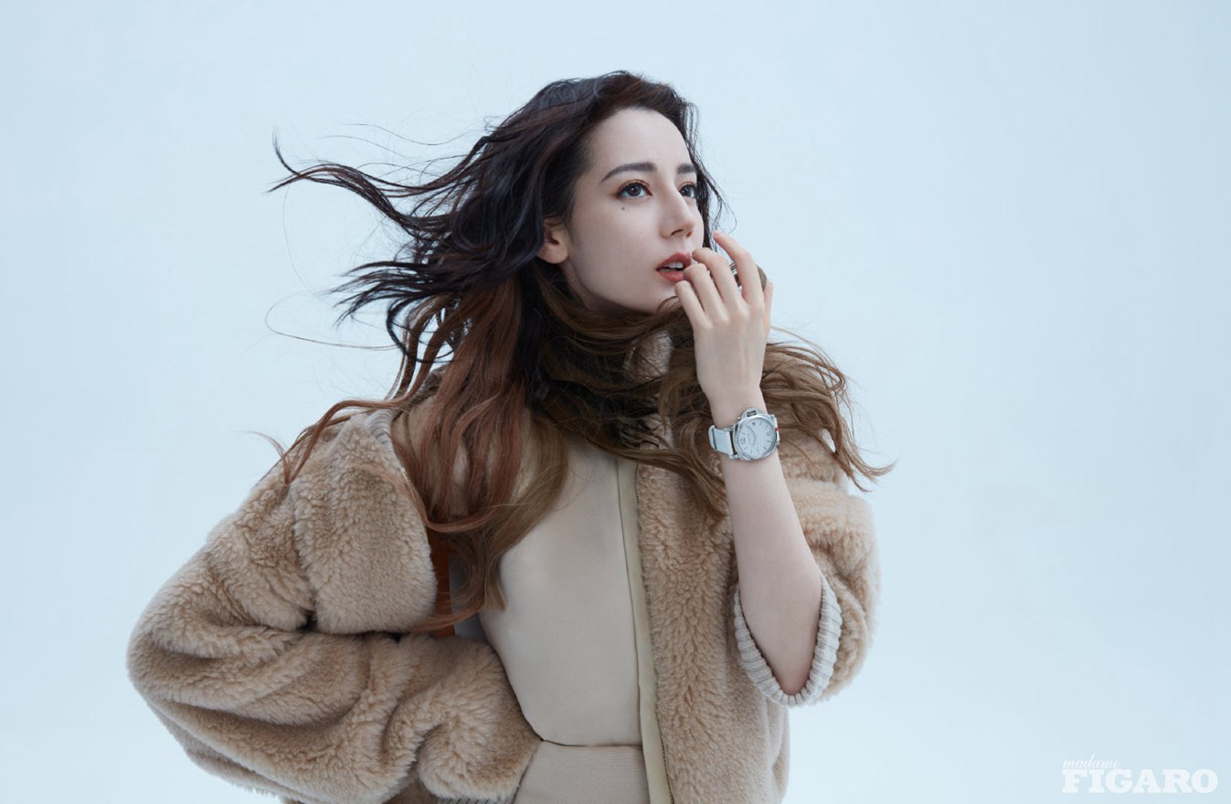 迪丽热巴费加罗十二月刊摩登优雅清冷迷人