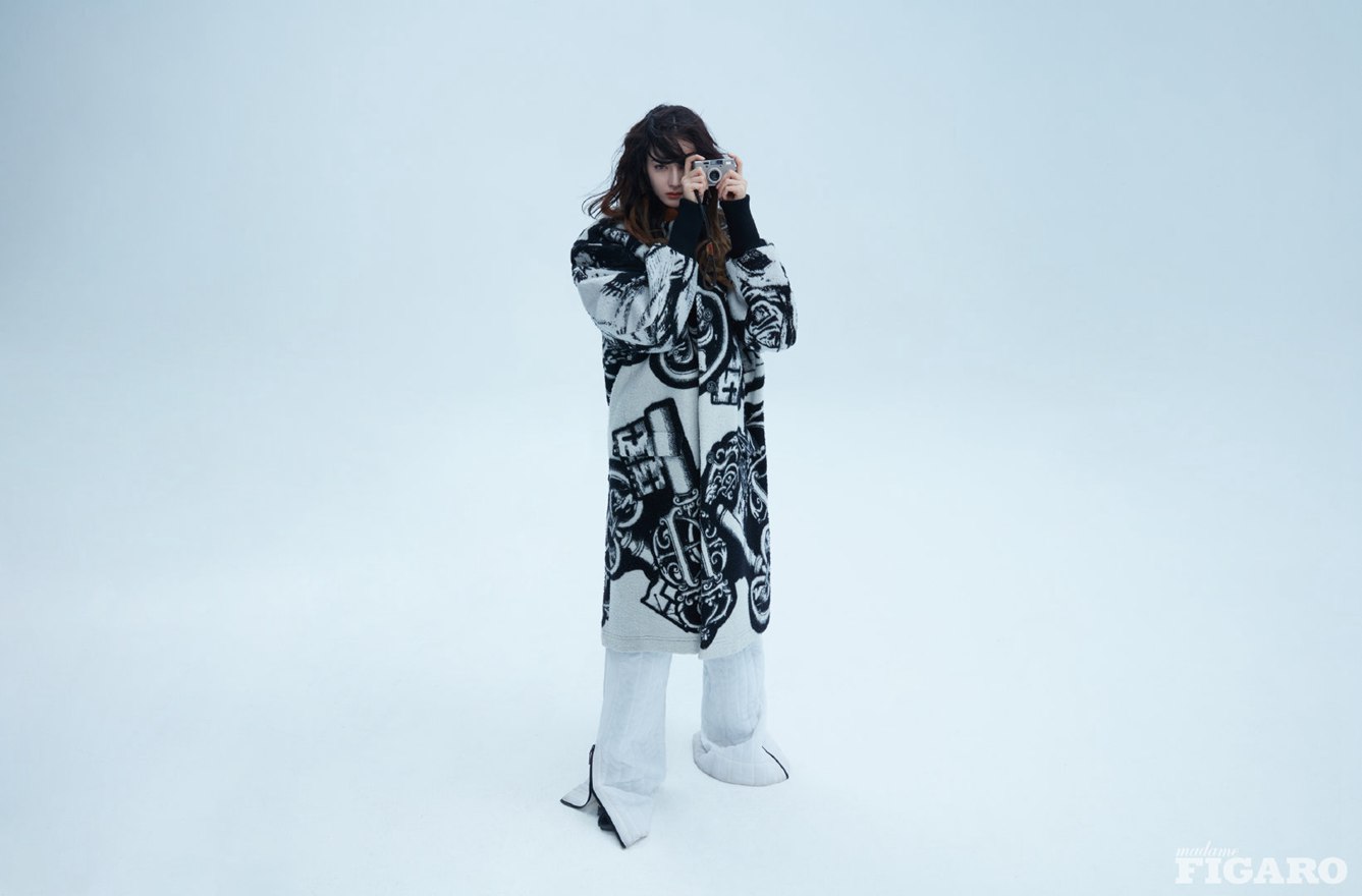 迪丽热巴费加罗十二月刊摩登优雅清冷迷人