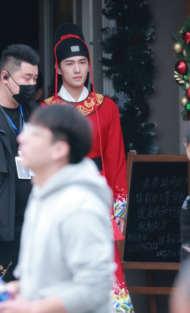 杨洋《青春环游记3》cos红衣展昭图片