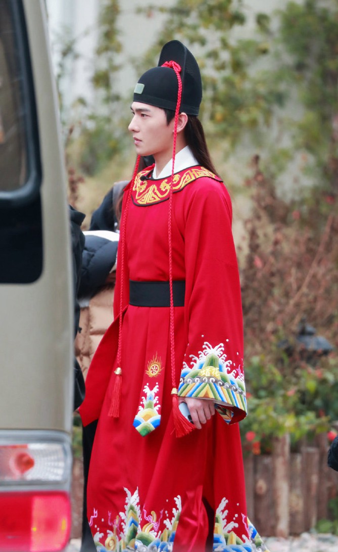 杨洋《青春环游记3》cos红衣展昭图片