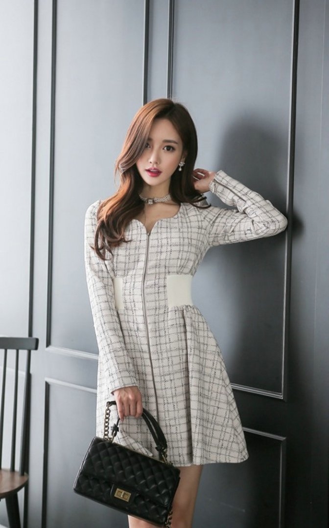 金发女郎超短裙高跟鞋私人拍摄