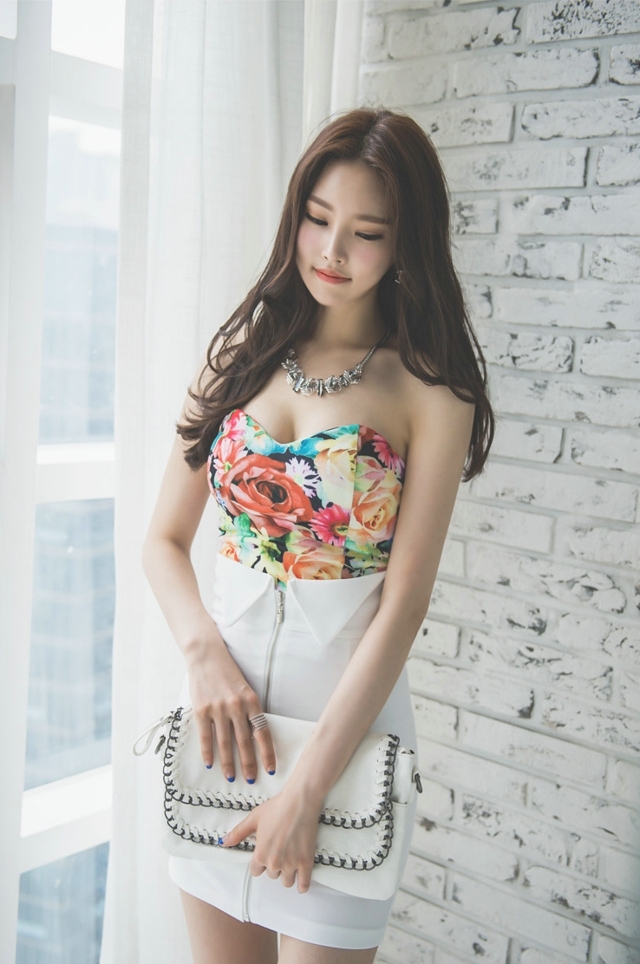 韩国美女前凸后翘性感火辣美图