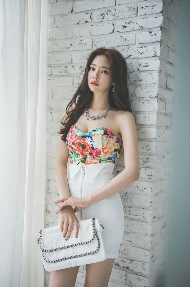 韩国美女前凸后翘性感火辣美图