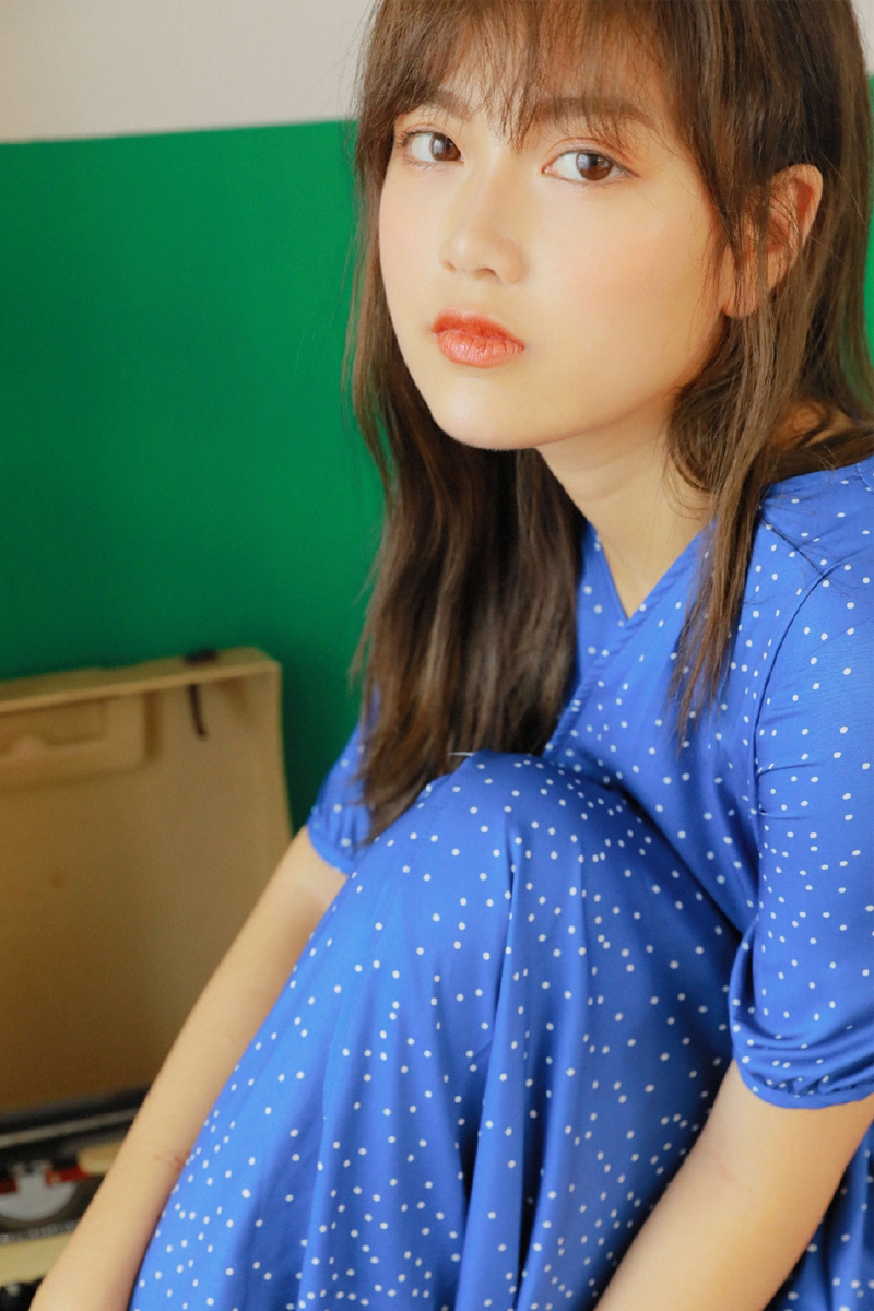 清纯美女漂亮脸蛋精致侧颜图片