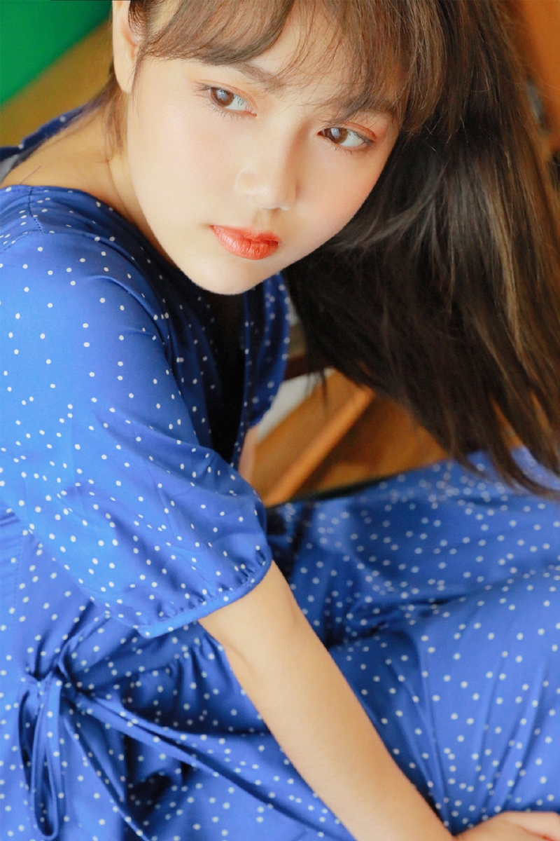 清纯美女漂亮脸蛋精致侧颜图片