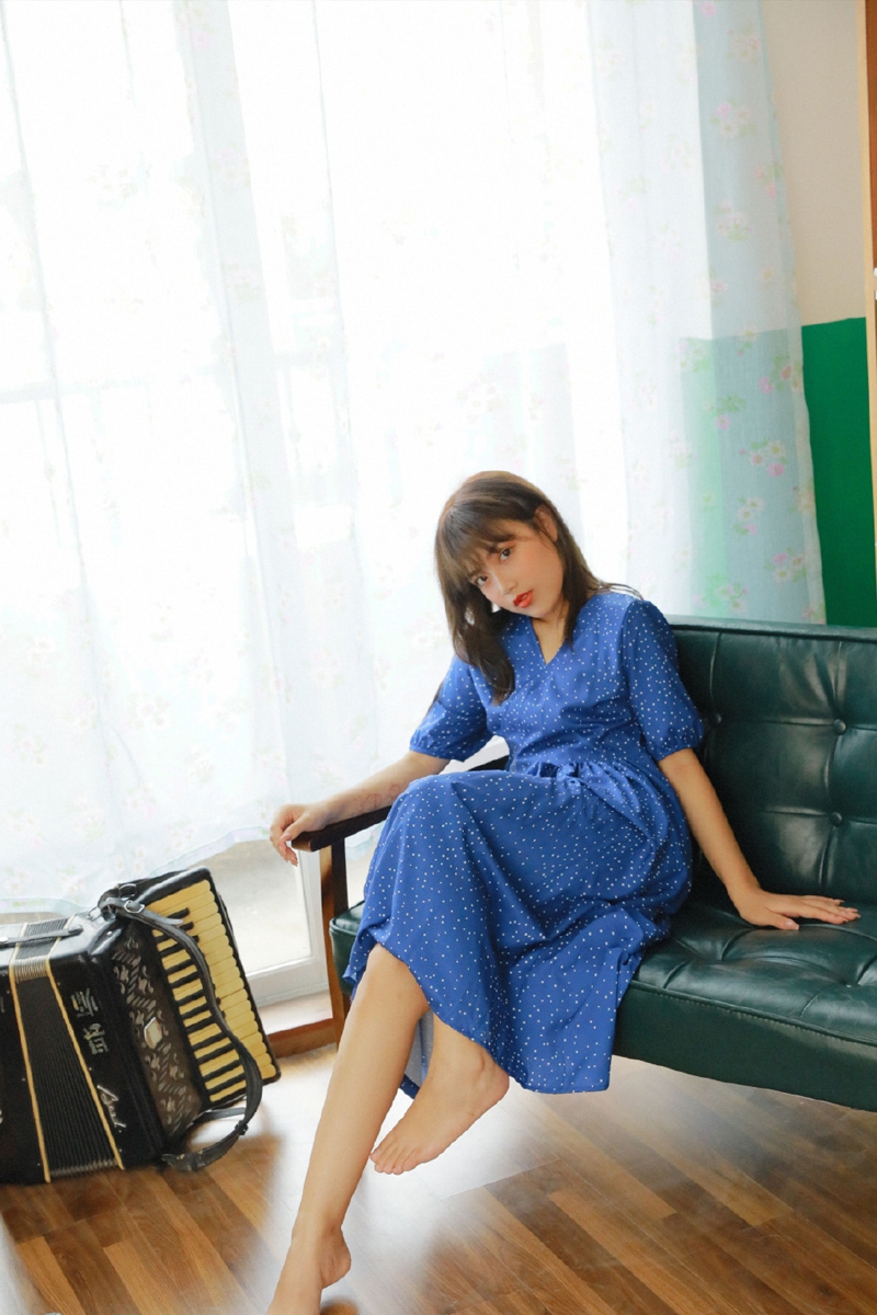 清纯美女漂亮脸蛋精致侧颜图片