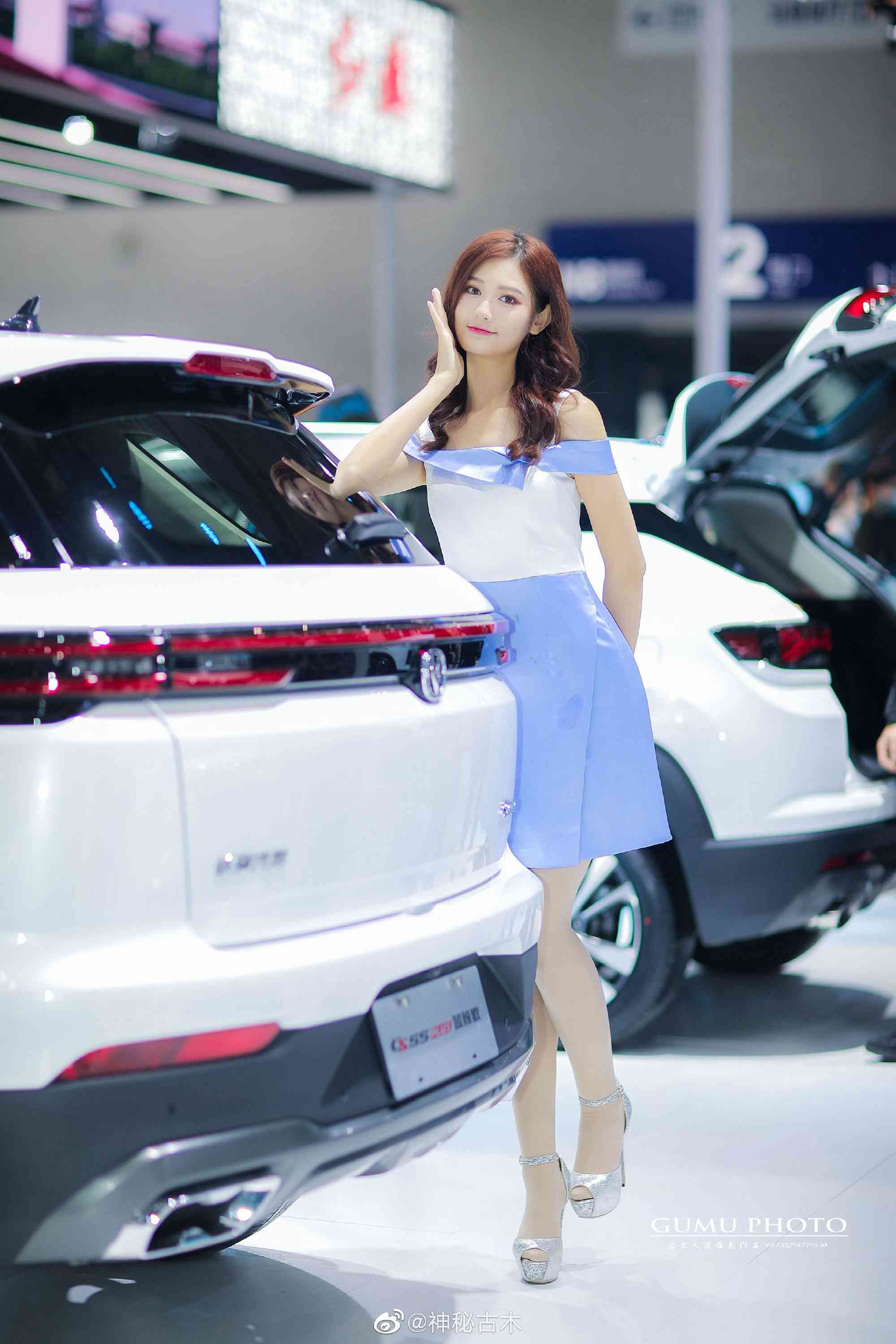 美女车模高跟丝袜美腿玉足套图