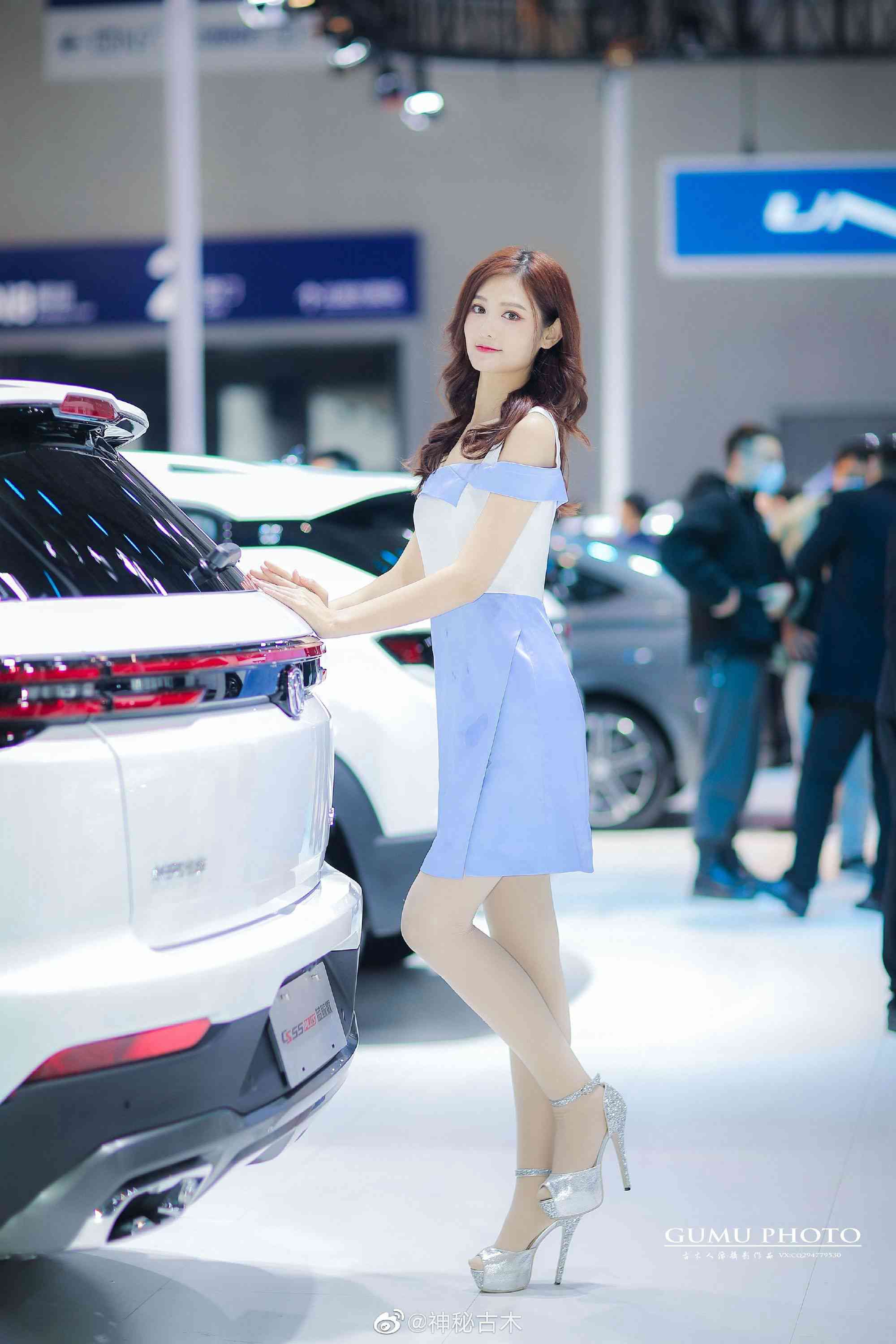 美女车模高跟丝袜美腿玉足套图