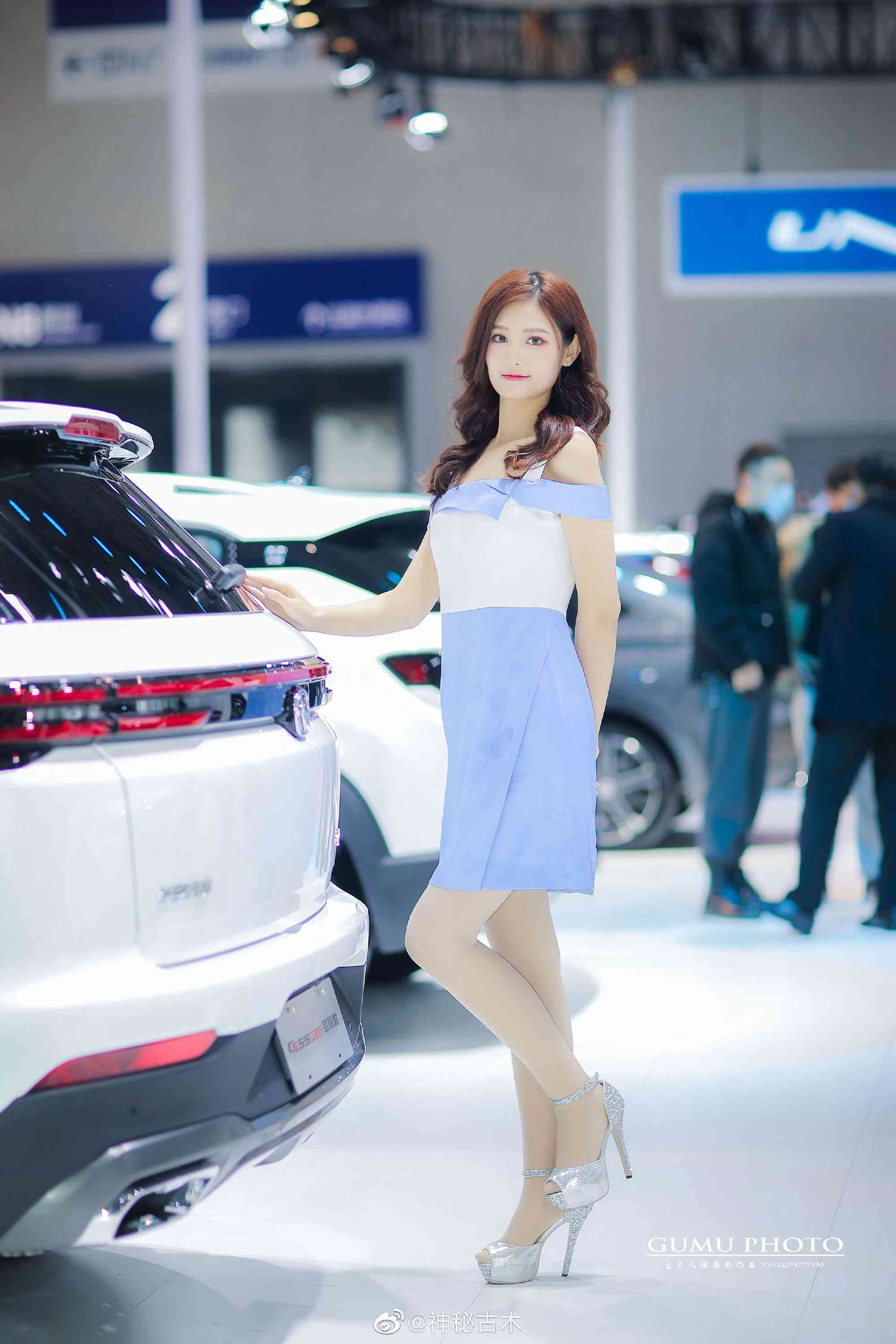 美女车模高跟丝袜美腿玉足套图