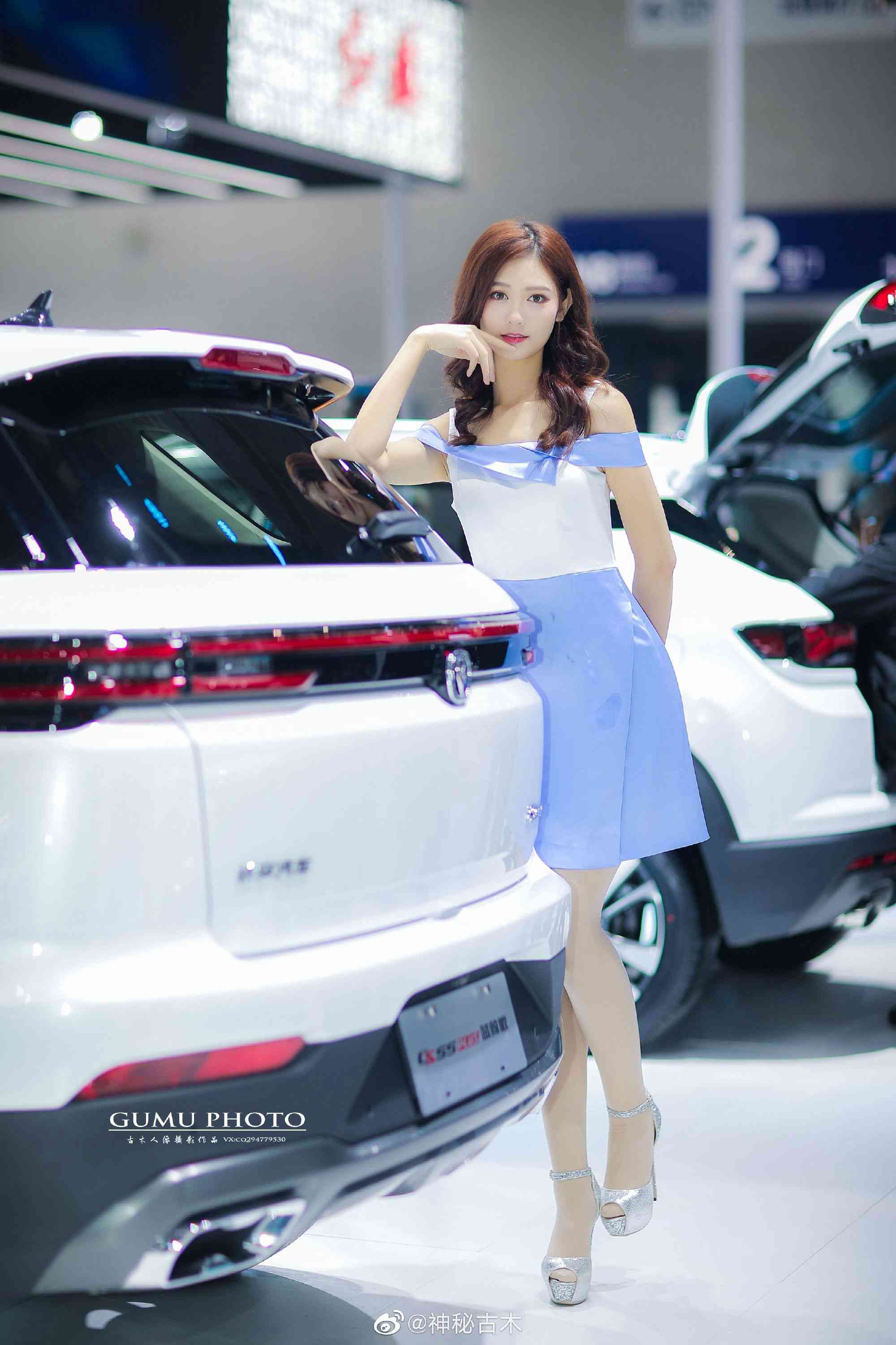 美女车模高跟丝袜美腿玉足套图