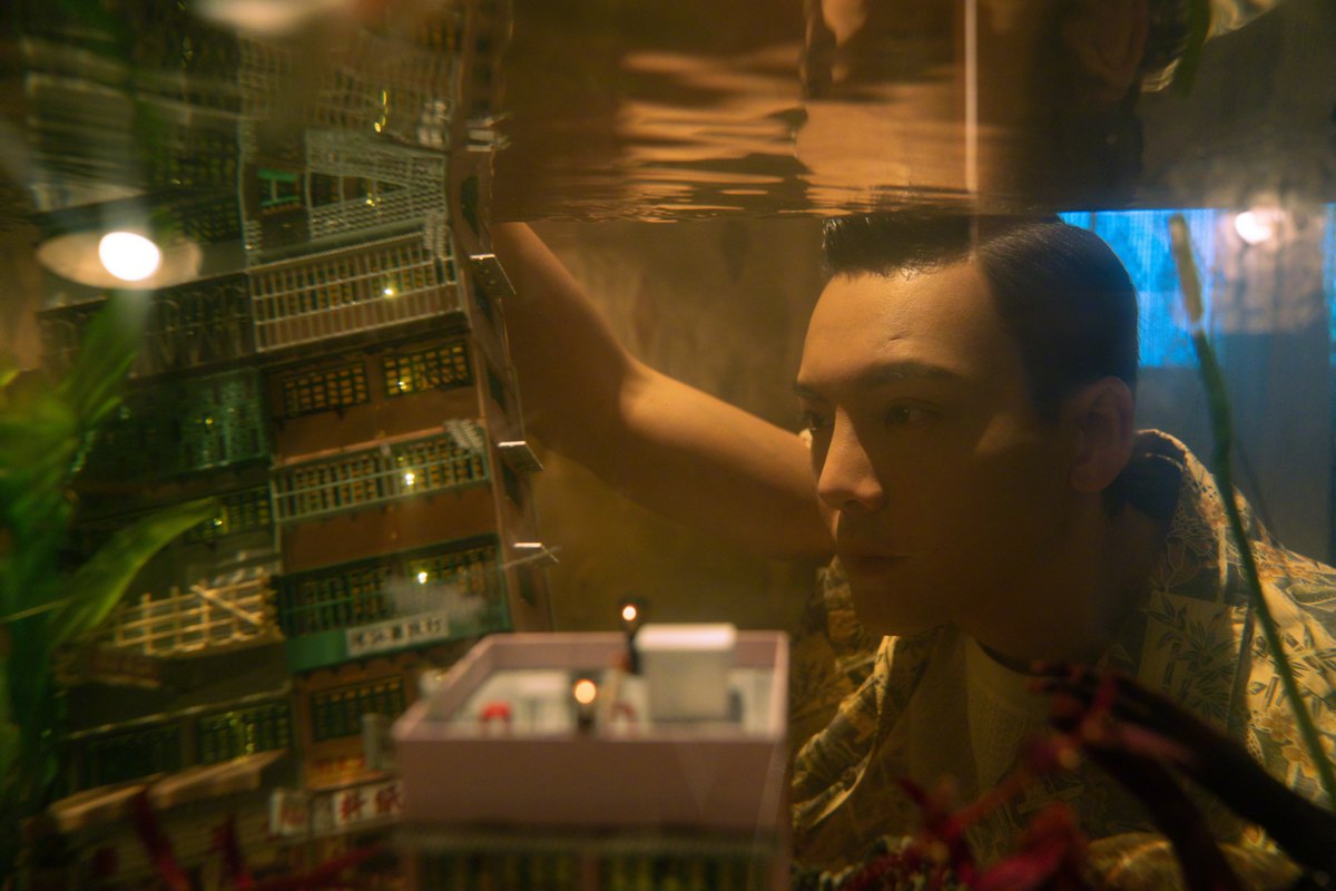 陈伟霆兑现直播18宫格照片满满港风氛围感