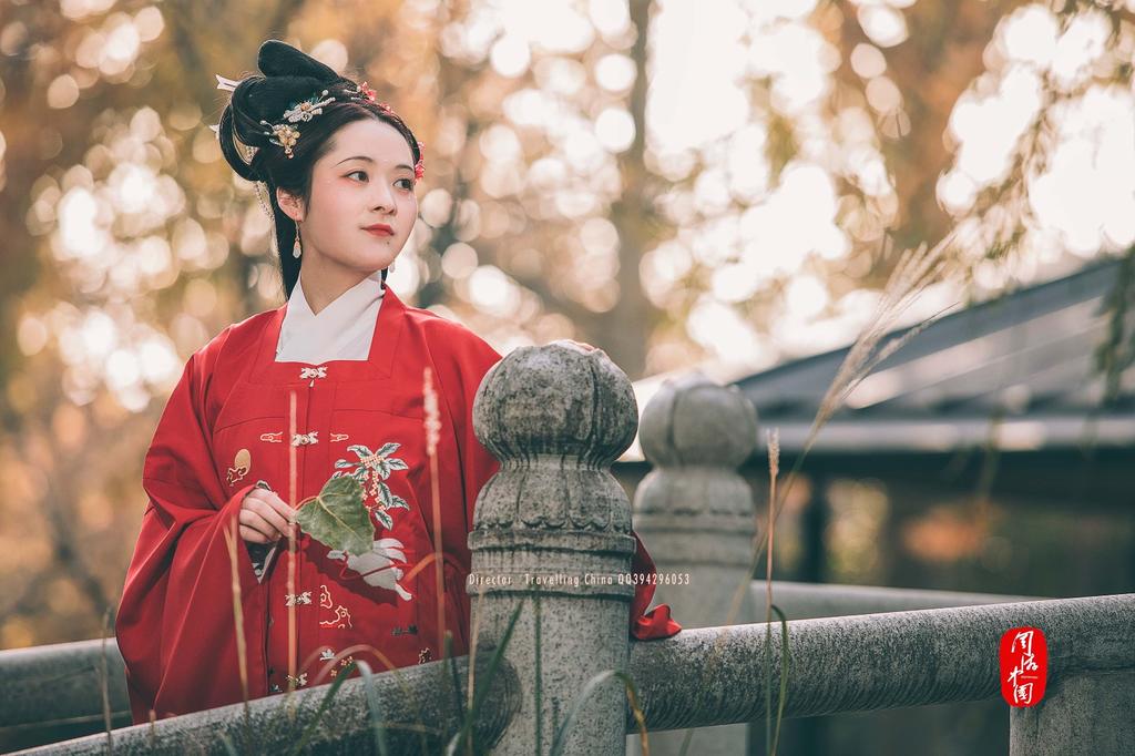 汉服美女红唇雪肤唯美古风摄影