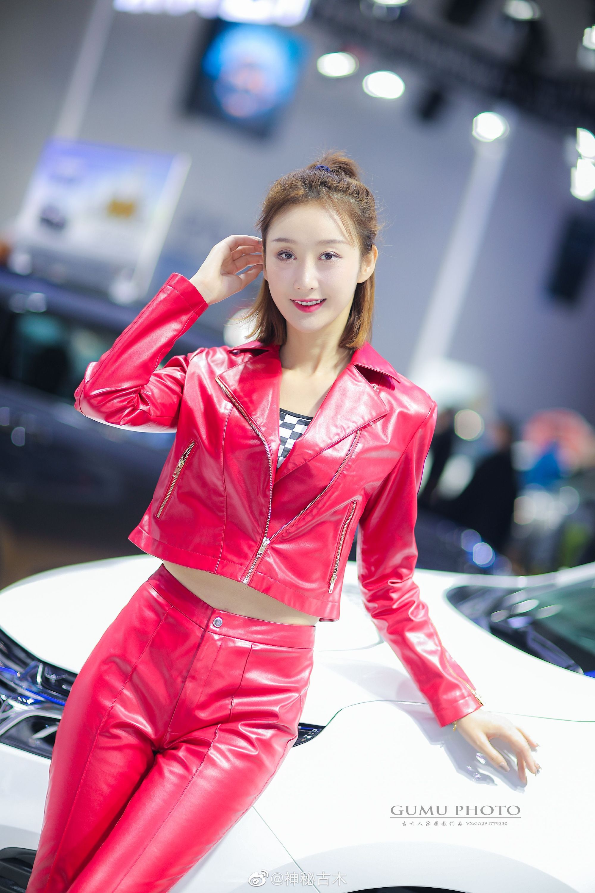 高跟美女车模小蛮腰大长腿私拍