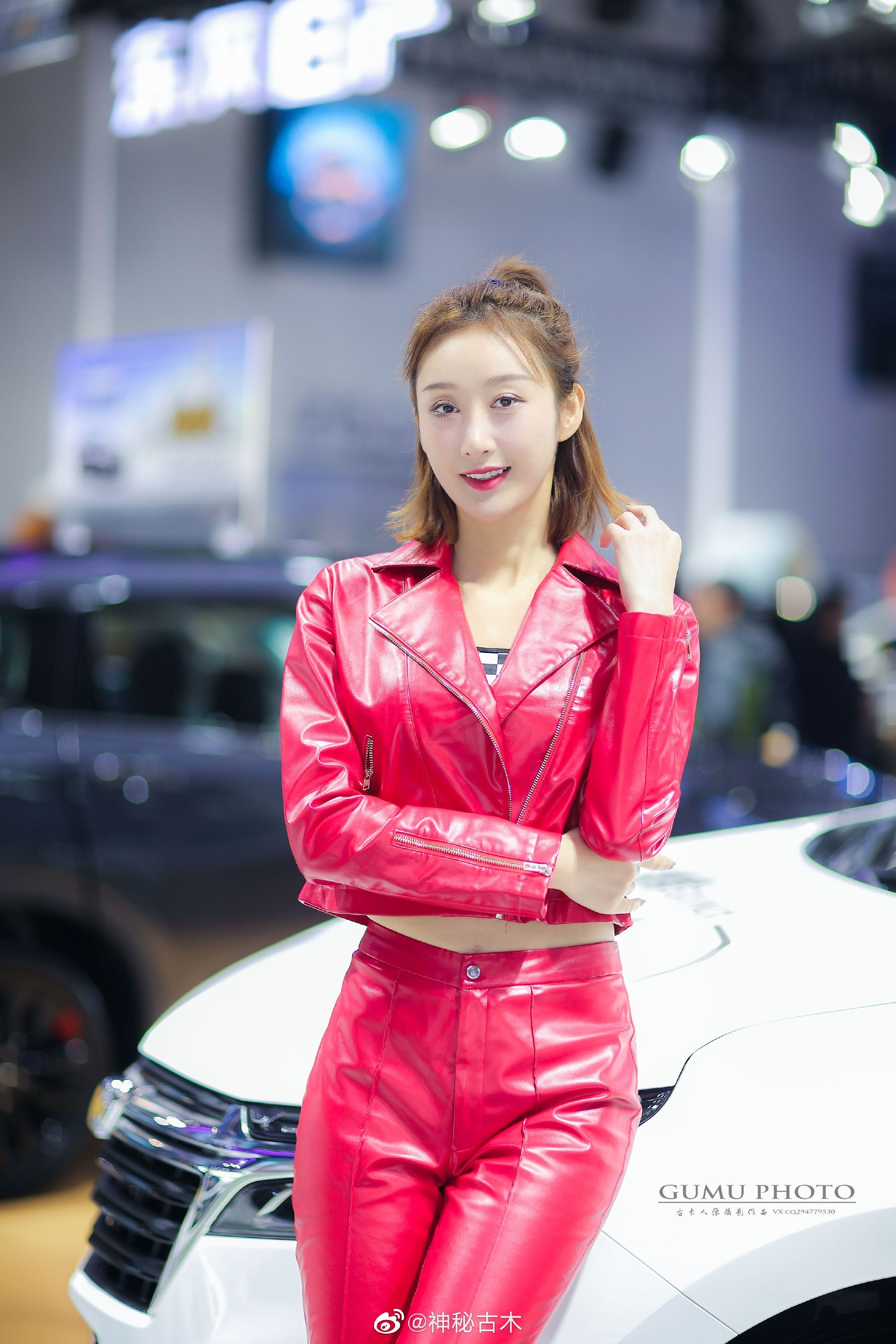 高跟美女车模小蛮腰大长腿私拍