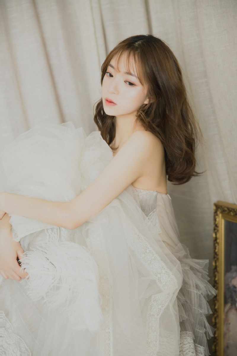 婚纱美女香肩锁骨性感撩人热图
