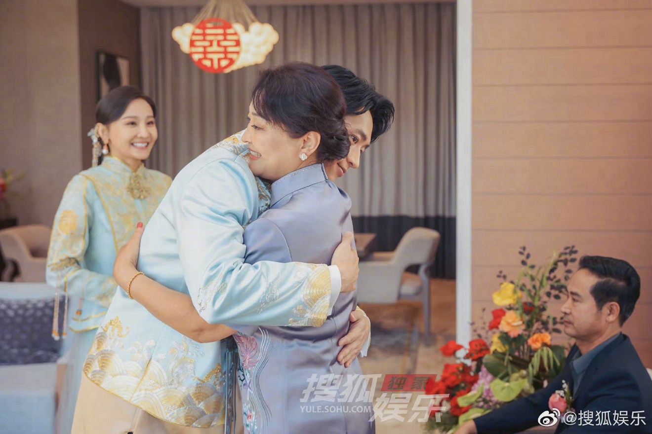 魏晨于玮婚礼接亲现场甜蜜恩爱图