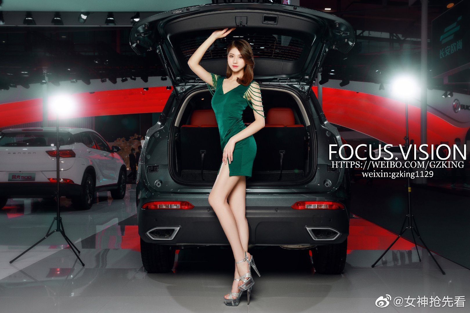 美腿美女车模超短裙高跟鞋私拍