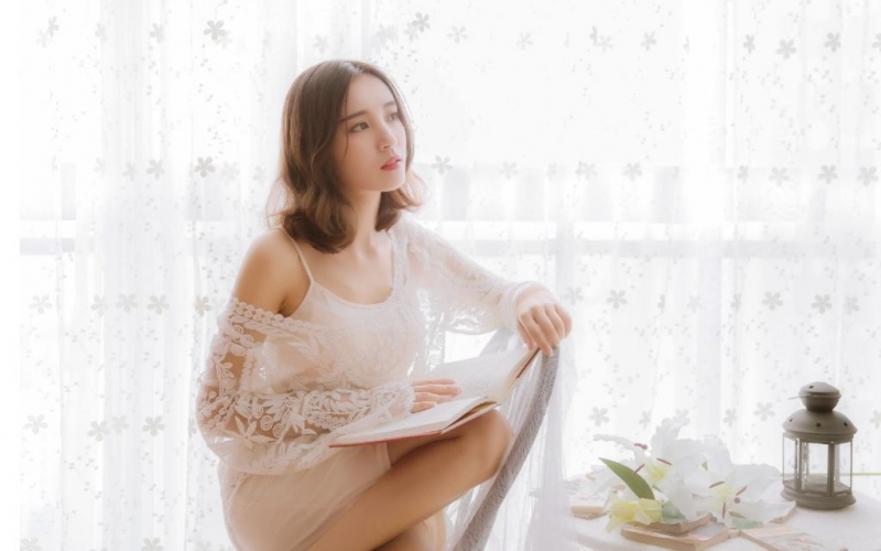 美女少妇吊带睡裙妩媚妖娆私拍