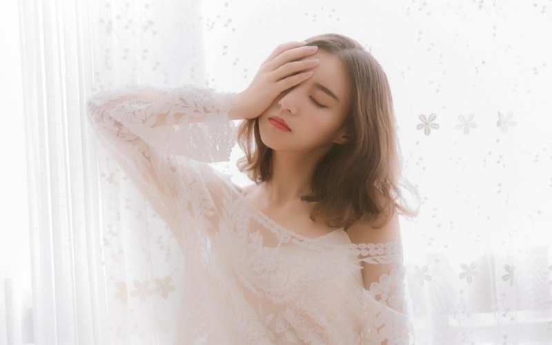 美女少妇吊带睡裙妩媚妖娆私拍