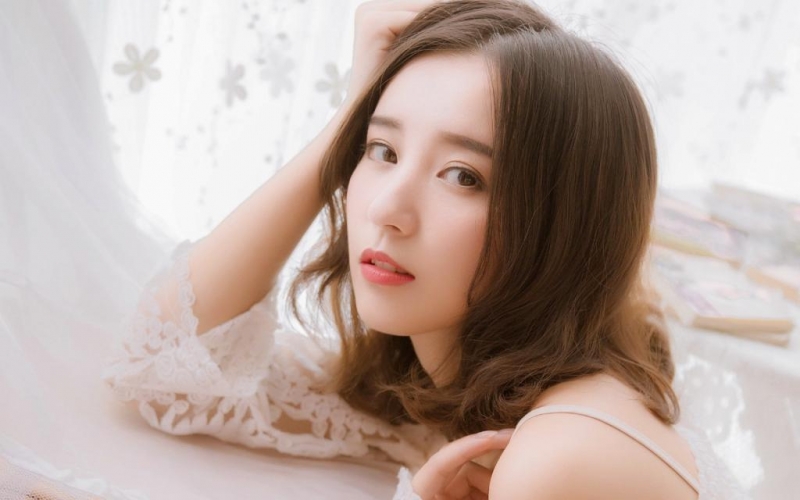 美女少妇吊带睡裙妩媚妖娆私拍