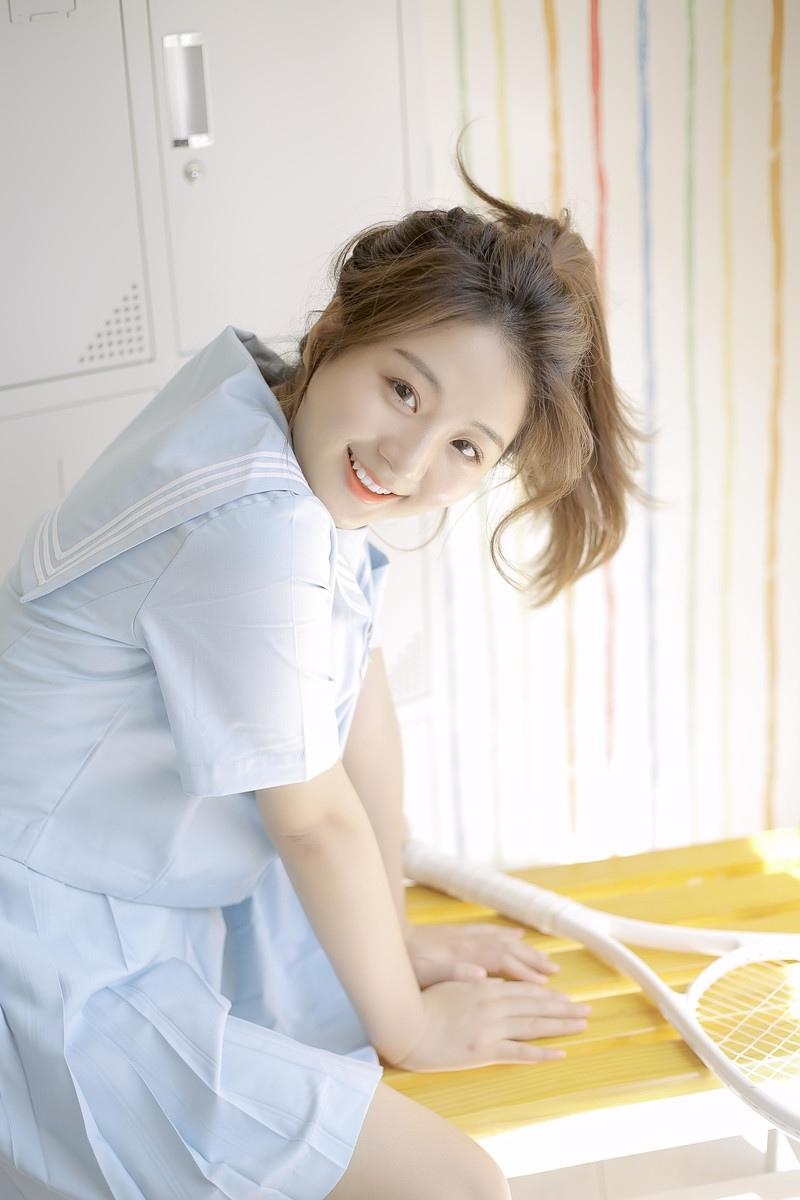 制服美女白丝美腿青春活力写真