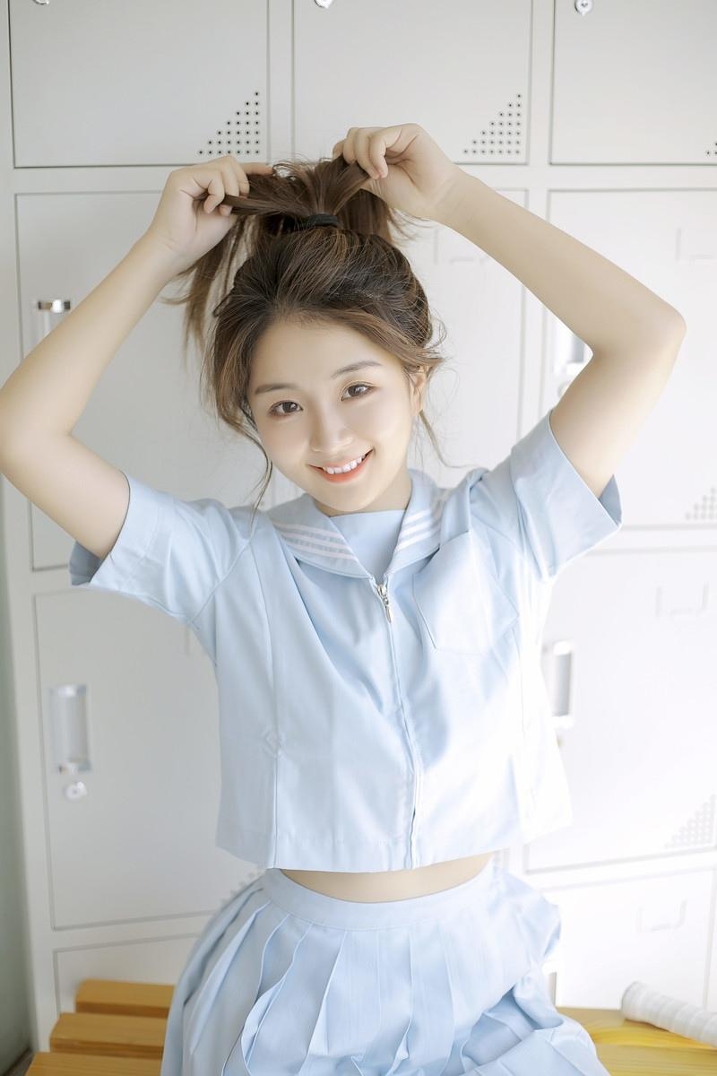 制服美女白丝美腿青春活力写真