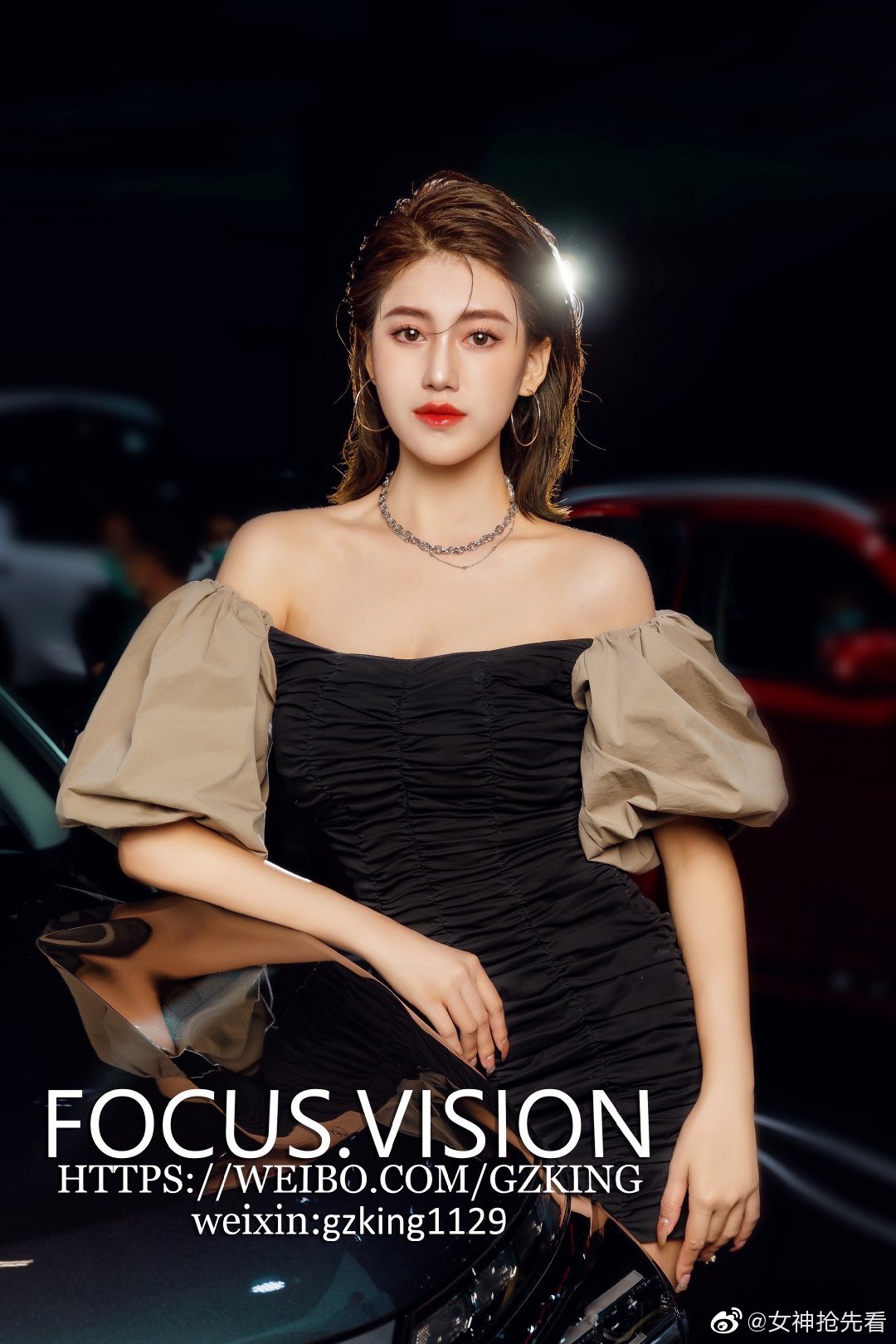 美女车模性感香肩火辣美腿热图