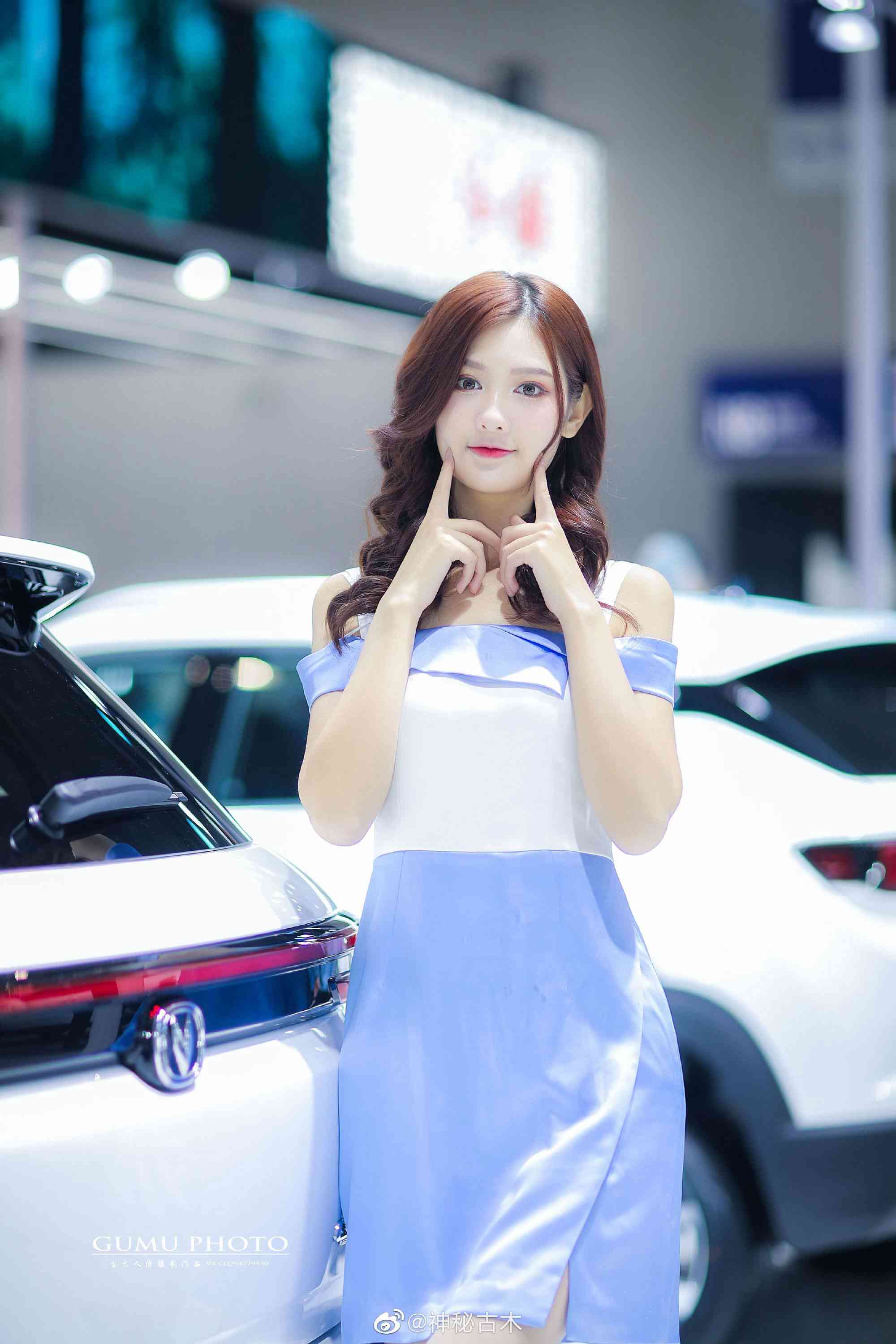 美女车模高跟丝袜美腿玉足私拍