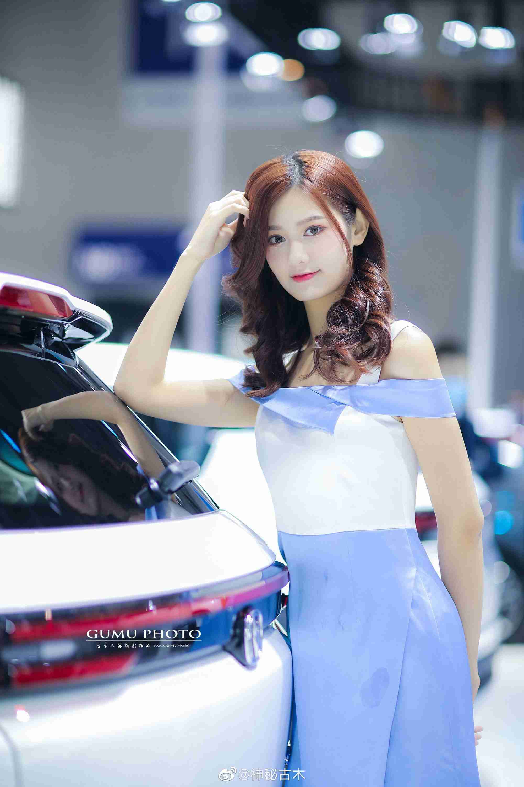 美女车模高跟丝袜美腿玉足私拍