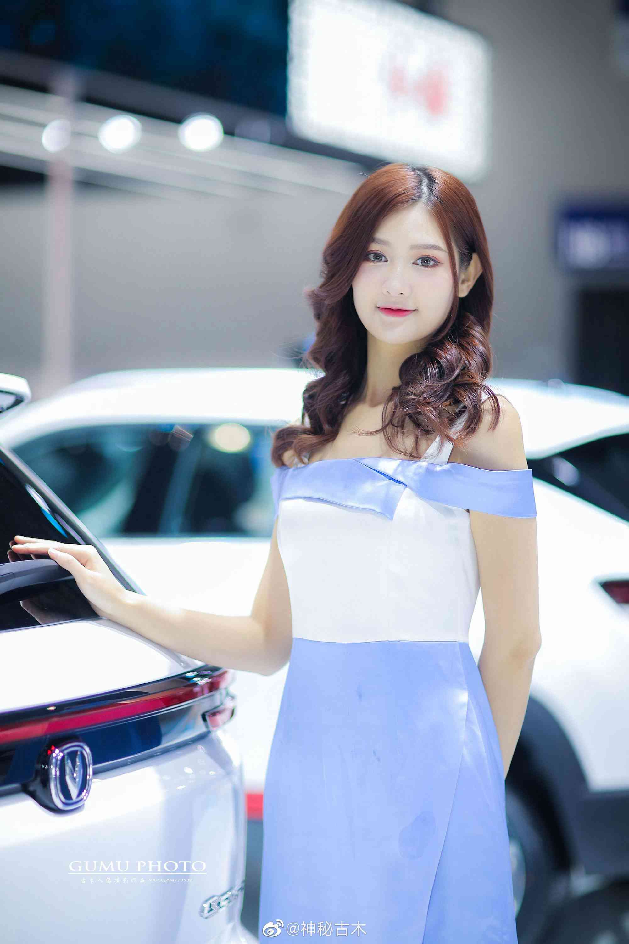 美女车模高跟丝袜美腿玉足私拍