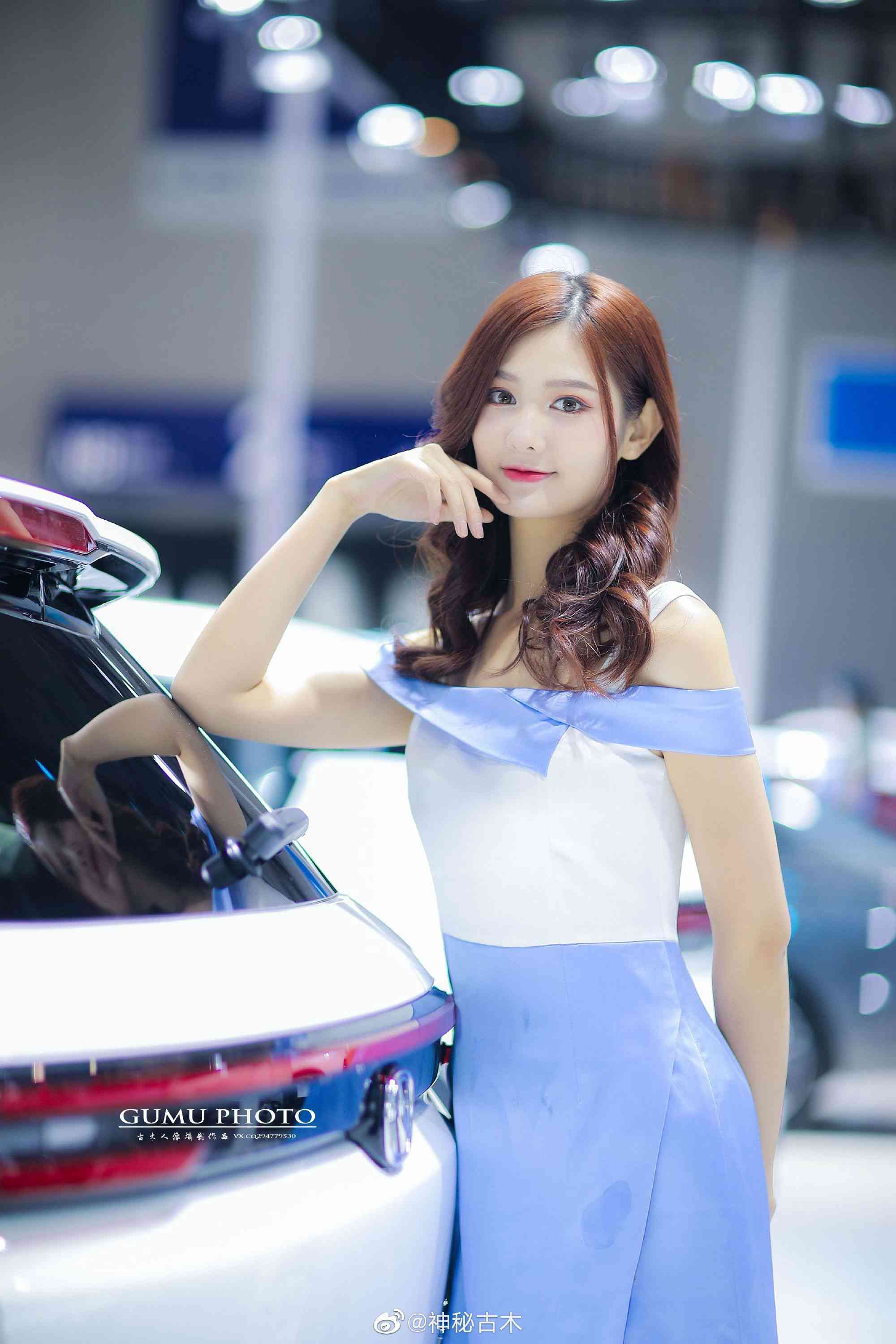 美女车模高跟丝袜美腿玉足私拍