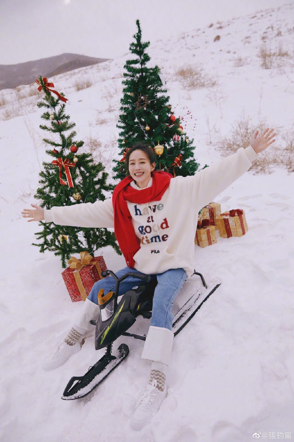 张钧甯圣诞造型温暖治愈写真美照