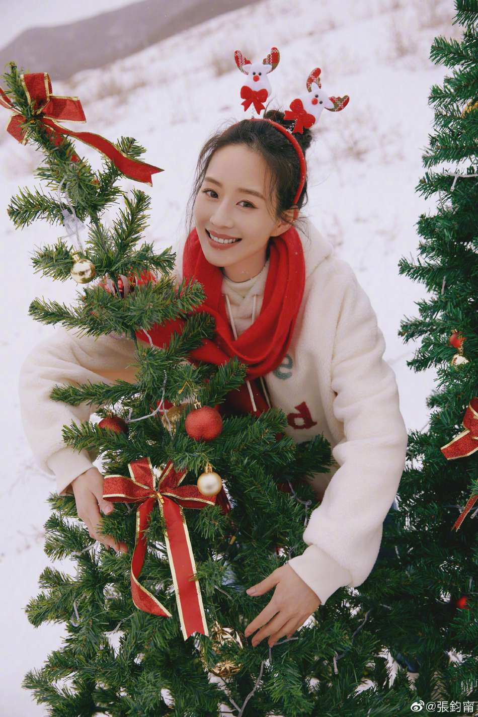 张钧甯圣诞造型温暖治愈写真美照