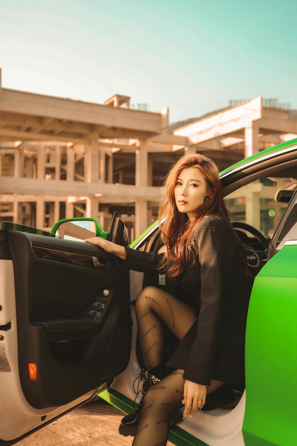 美女车模黑丝美腿妩媚妖娆私拍