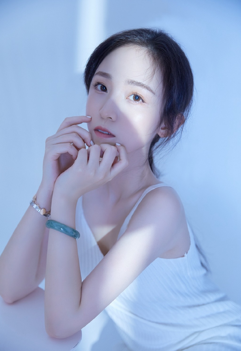 光影下的美女御姐撩人性感个人摄影