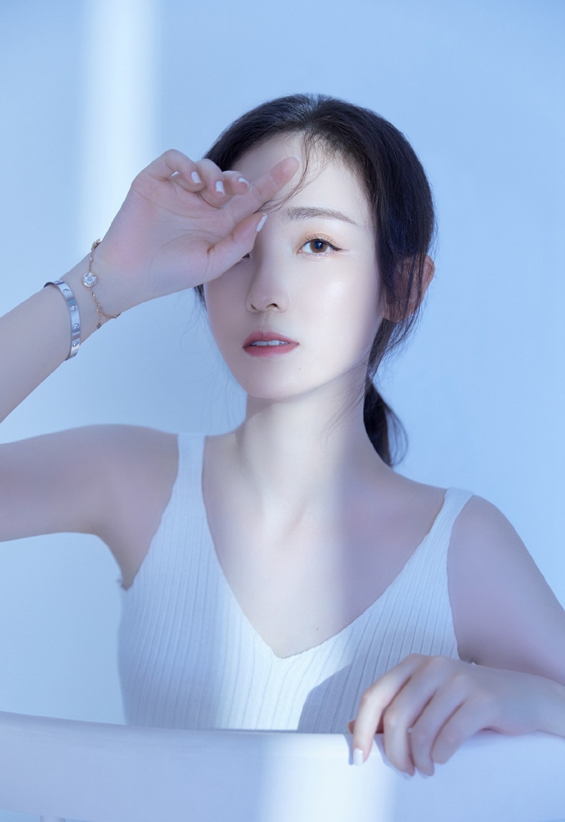 光影下的美女御姐撩人性感个人摄影